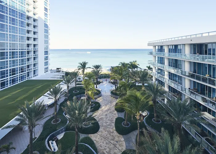 5 star hotel: Carillon Miami Wellness Resort